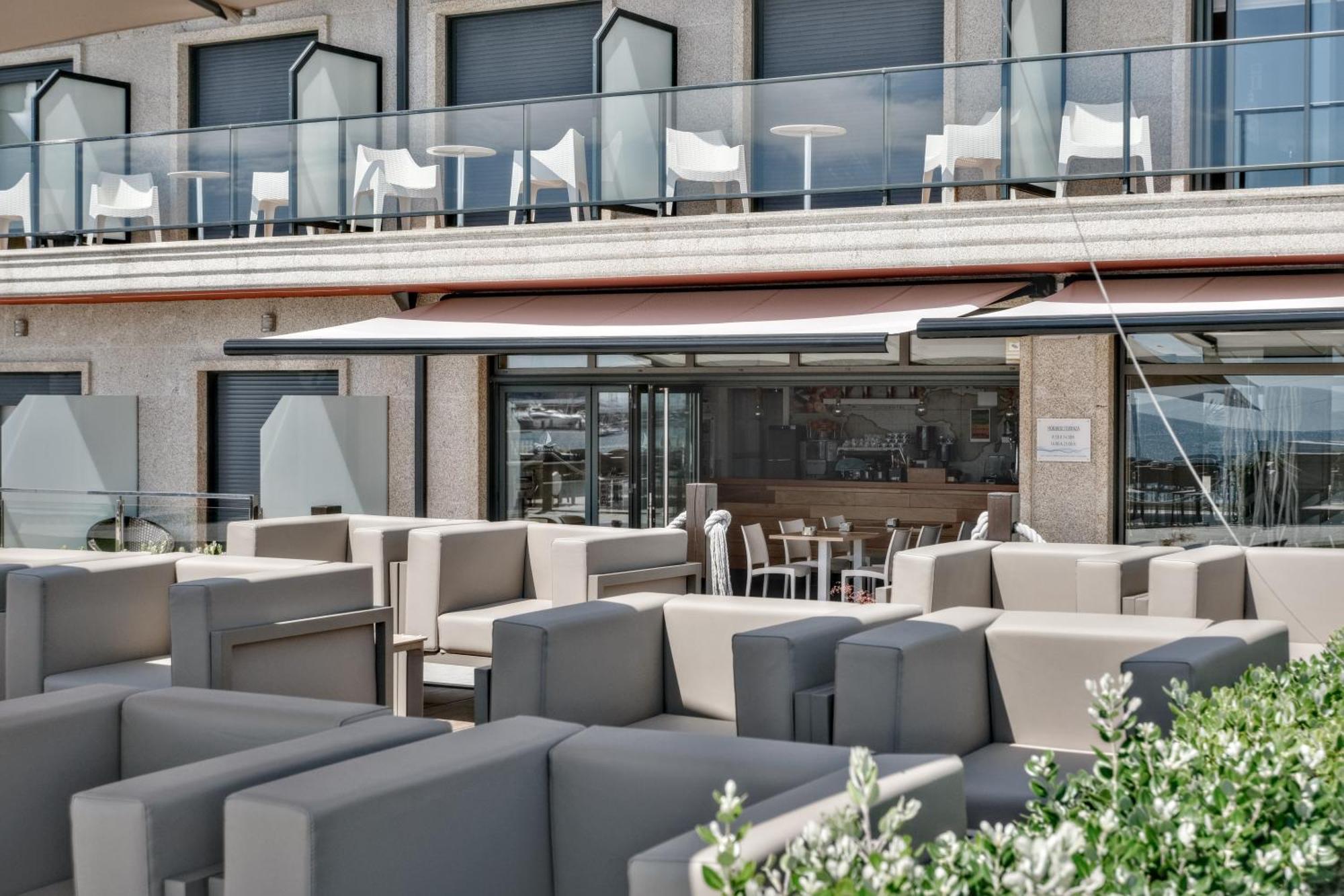 Hotel Mardevela Sanxenxo Bagian luar foto